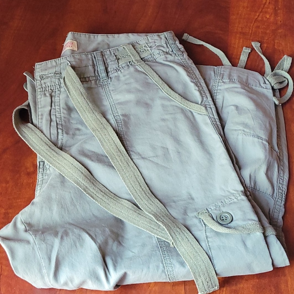 Capri pants